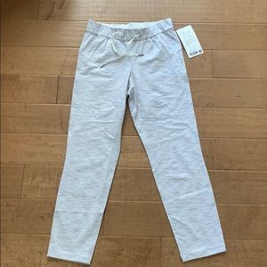 Lululemon On the Fly 7/8 Pant. Sz 4. NWT